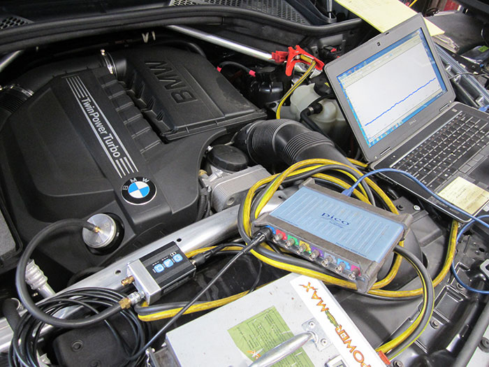 Использование осциллографа и датчика давления Pico для измерения давления в картере автомобиля BMW X-5 2016 года с двигателем N55