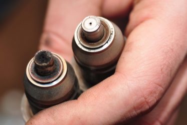 Со временем в дизельные форсунки закоксовываются