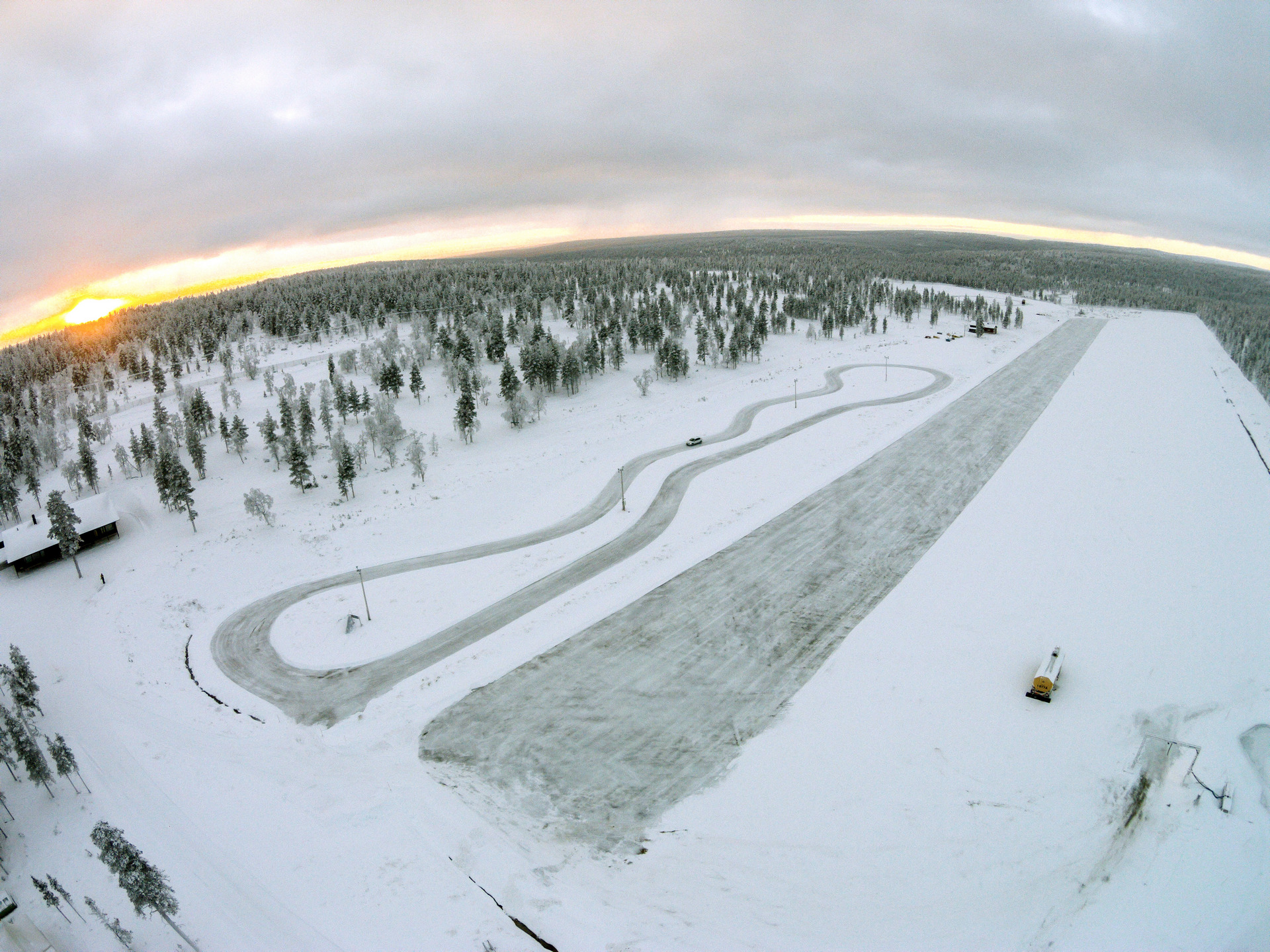 Goodyear Dunlop ArcticCenter Новый испытательный полигон для зимних шин ArcticCenter